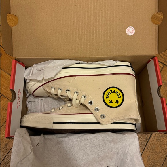 Custom Converse Smiley Face NIB Size W9/M7 - Picture 3 of 8
